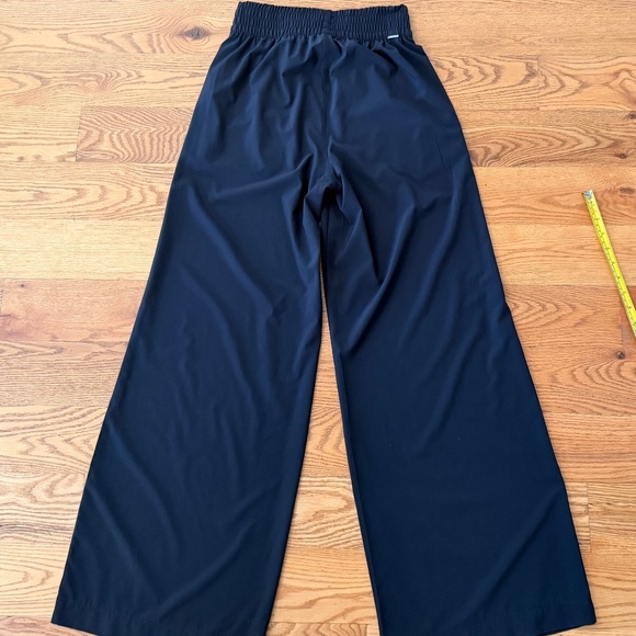 NWOT Vuori Villa Wideleg Pant in Black (Length Regular/Size XS) - Picture 11 of 11